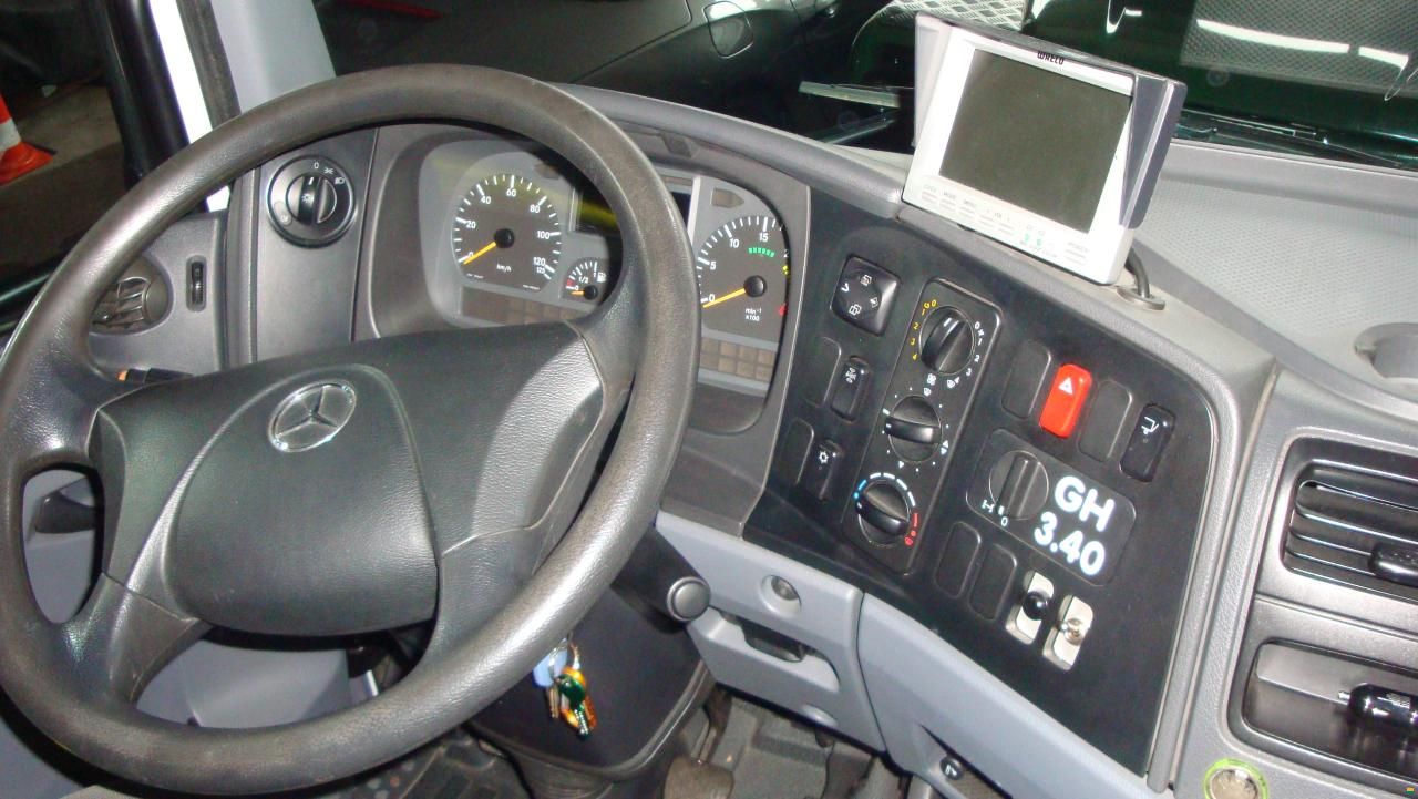 Wohnmobil / Wohnbus  Mercedes Atego 818