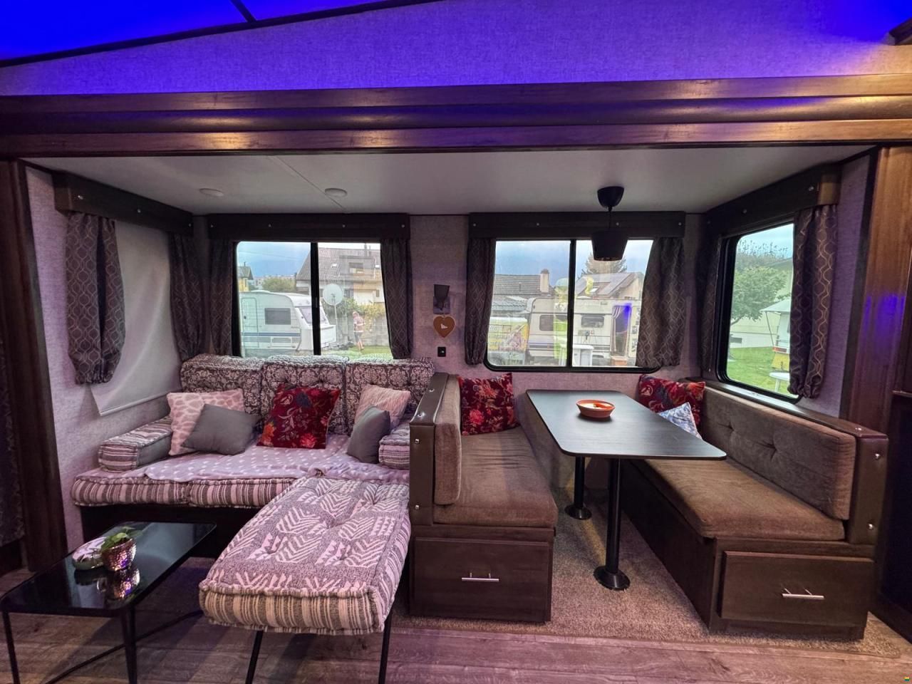 Forest River Artic Wolf