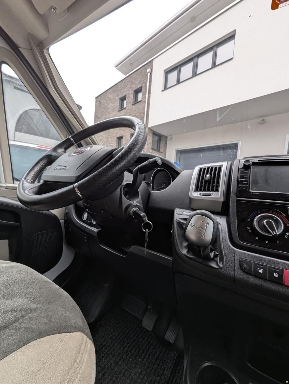 Sunlight T 67 mit Einzelbett, Automat!