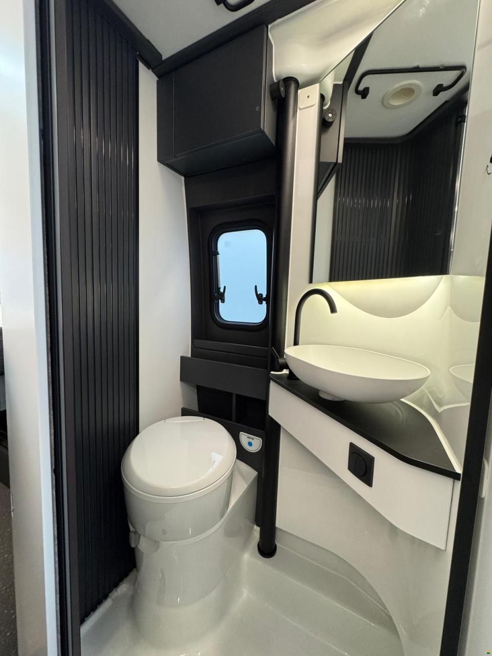 Adria Twin Supreme 640 SGX