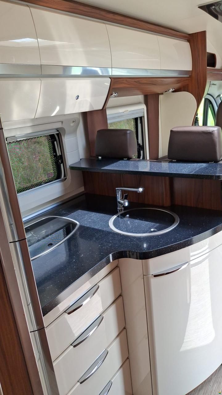 Hobby First Class Mobil