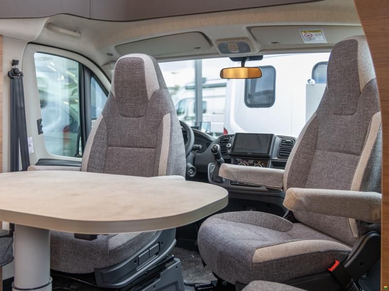 Knaus Live Wave 650 MF