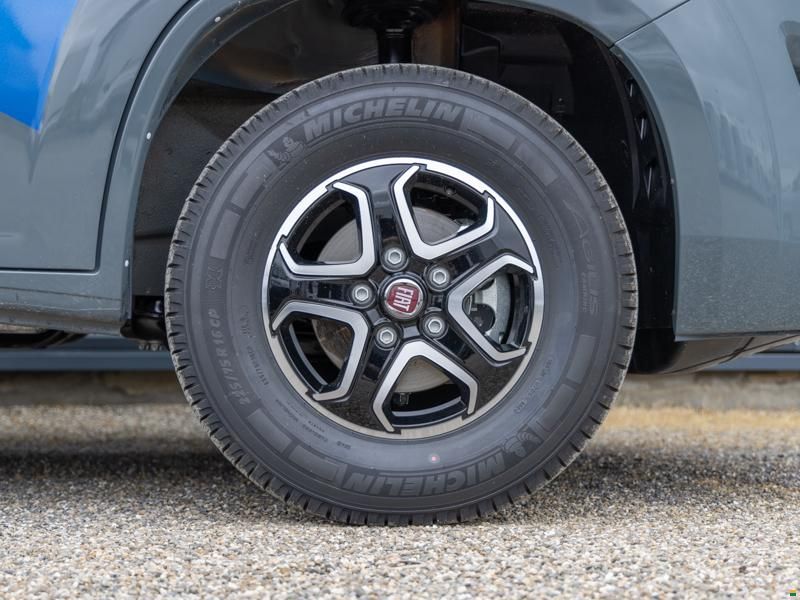 Knaus Live Wave 650 MF