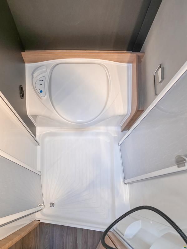 Knaus Live Wave 650 MF Platinum Selection