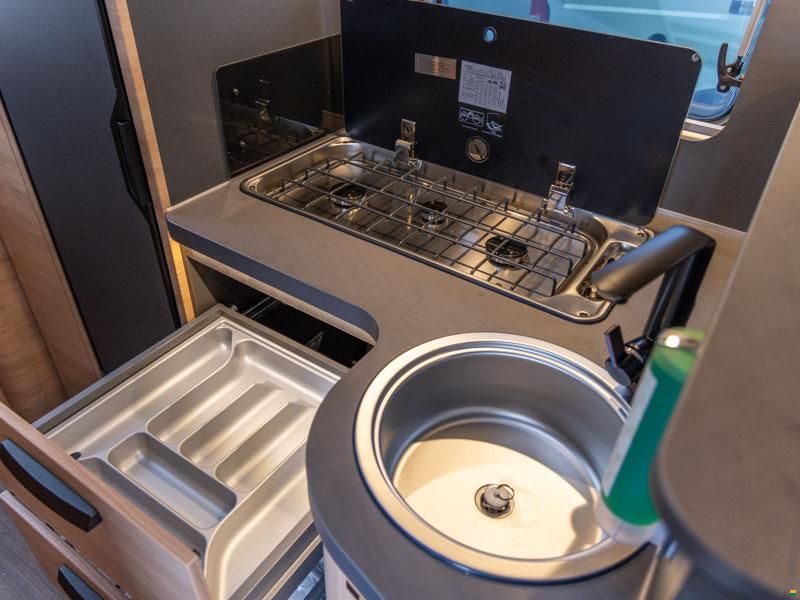 Knaus Live Wave 700 MEG Platinum Selection