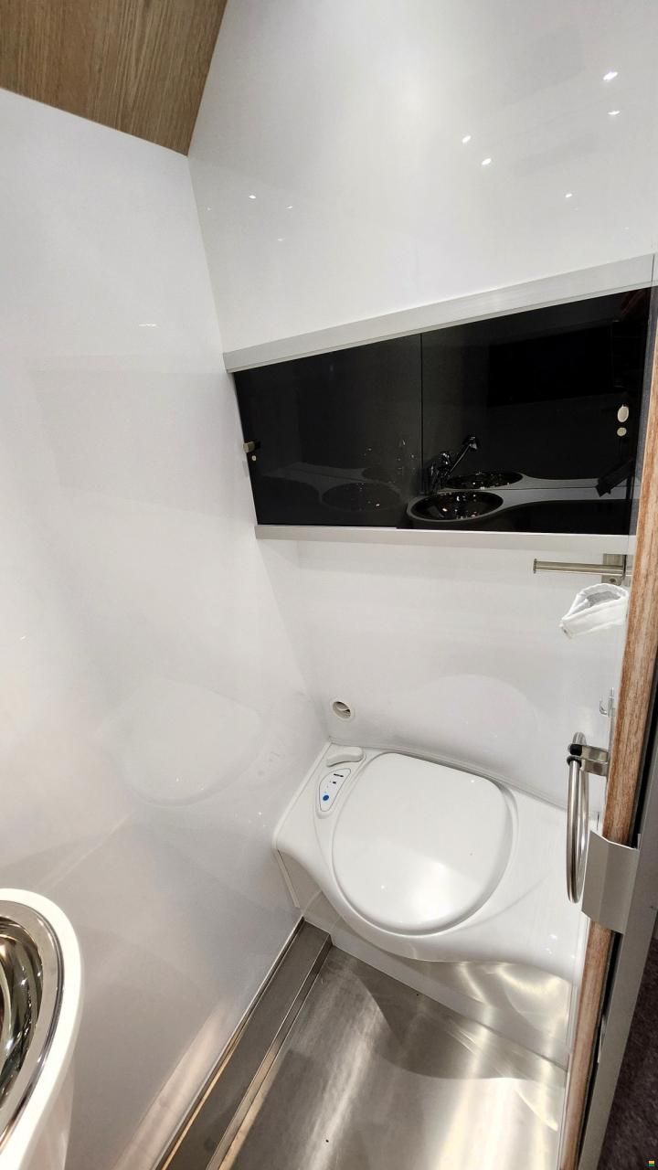 Bunkervan Memphis 599 180PS 9-Gang Aut.