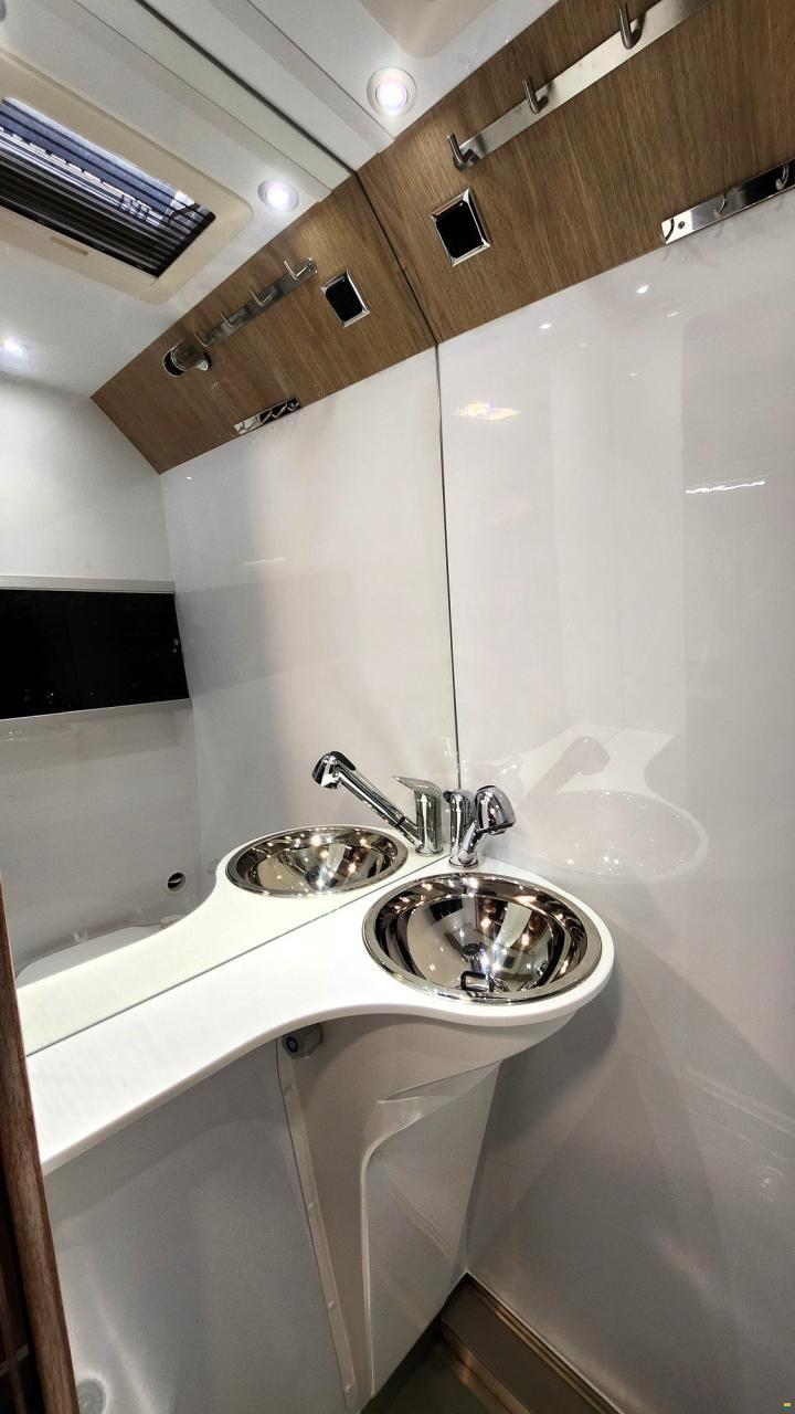 Bunkervan Memphis 599 180PS 9-Gang Aut.