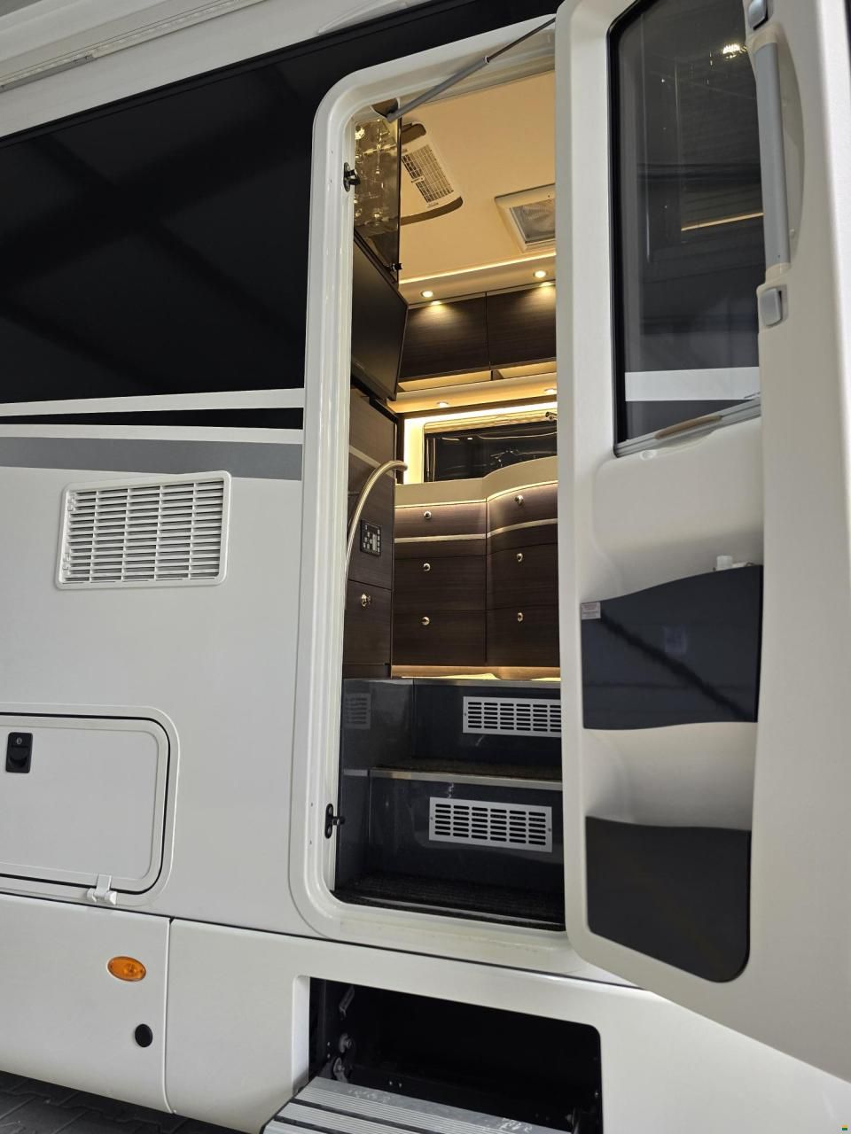 Concorde Charisma 900 LS Centurion Style