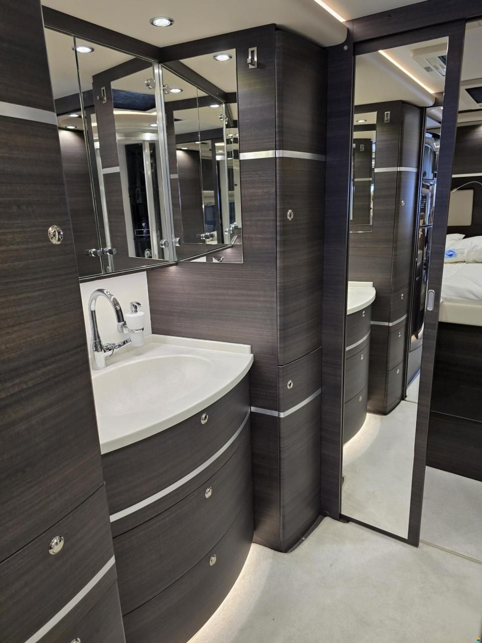 Concorde Charisma 900 LS Centurion Style