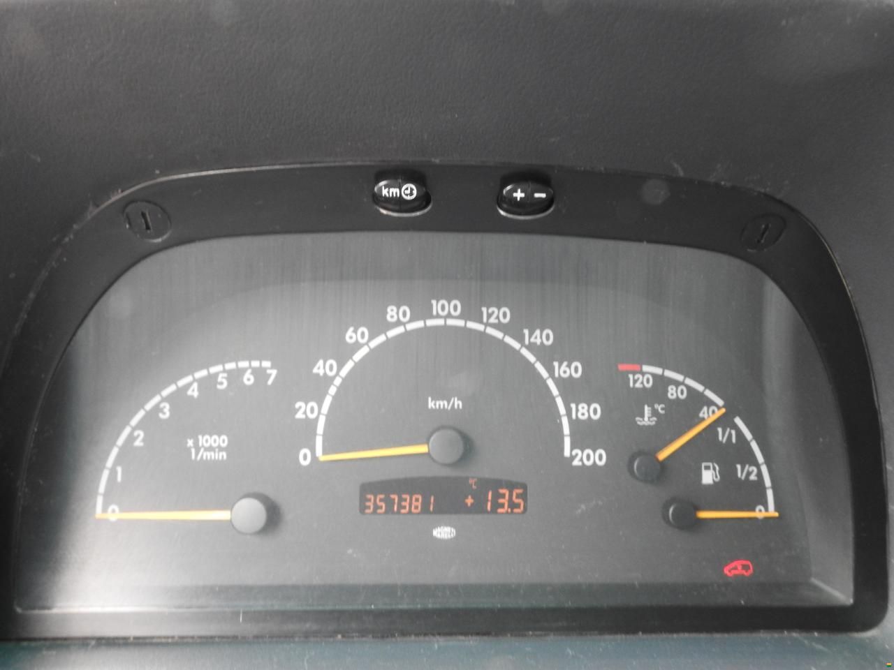 Mercedes Benz 220 CDI