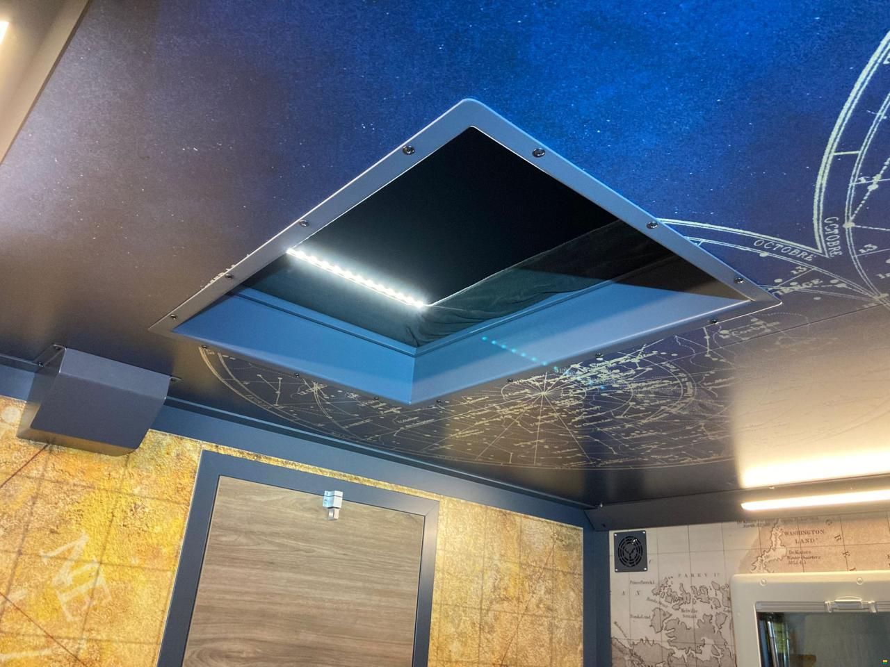 Iron Yak Off-Road mit Hartschaledachzelt