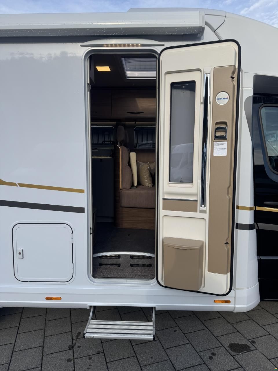 Eura Mobil Profila T 696 EB Comfort