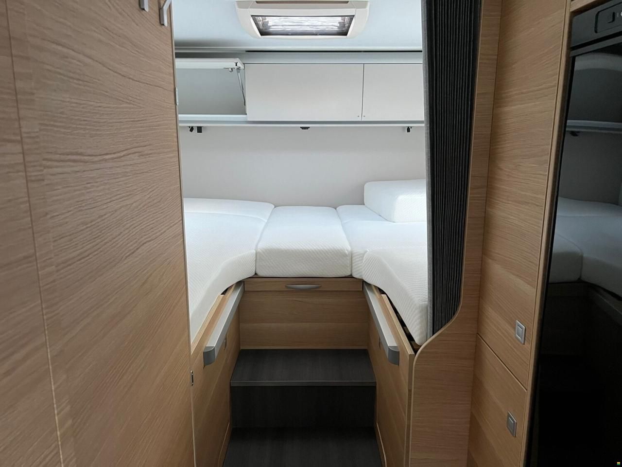 Adria Coral XL 660 SL F