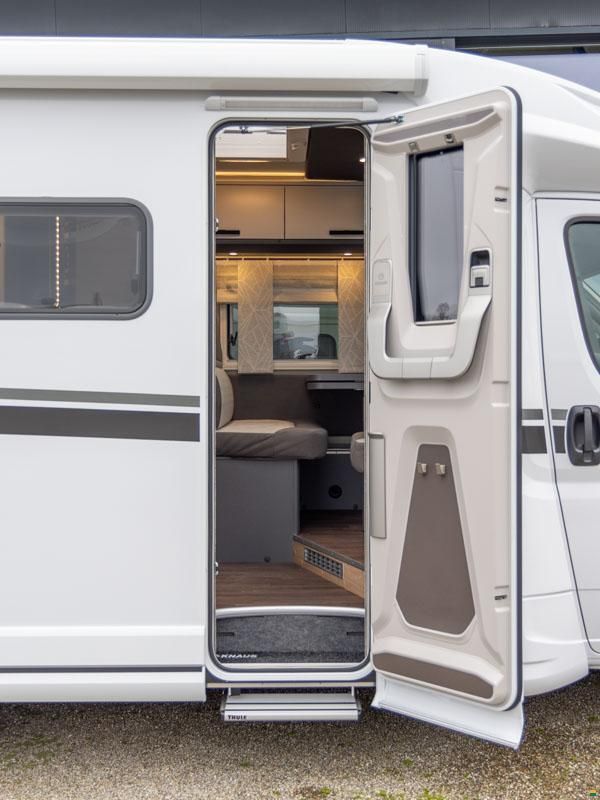 Knaus Live TI 650 MEG Platinum Selection