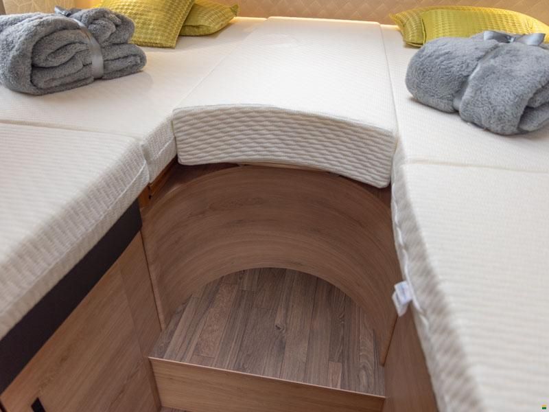 Knaus Live TI 650 MEG Platinum Selection