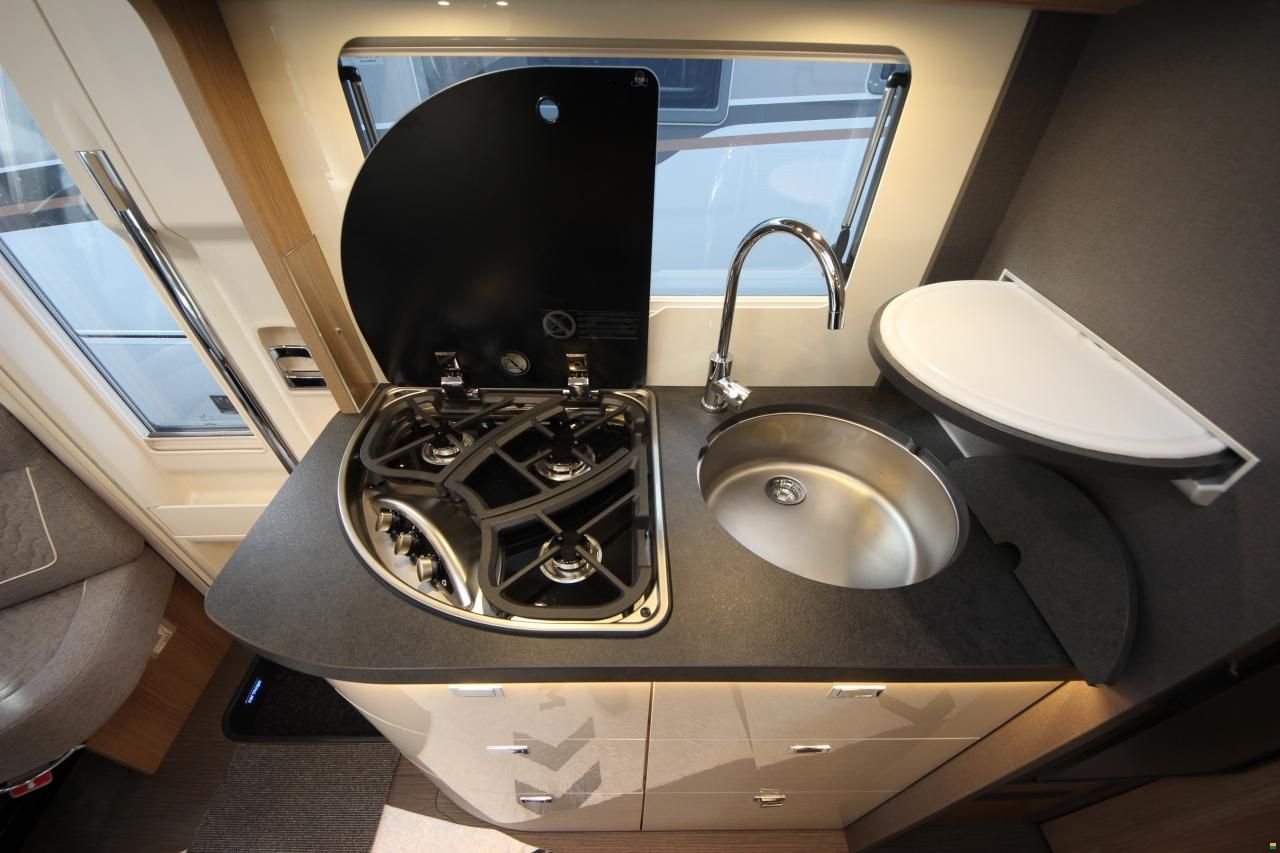 Carthago c2-tourer I 141 KB LE comfort MB