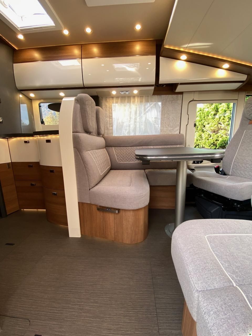 Carthago c-tourer I 145 RB LE superior