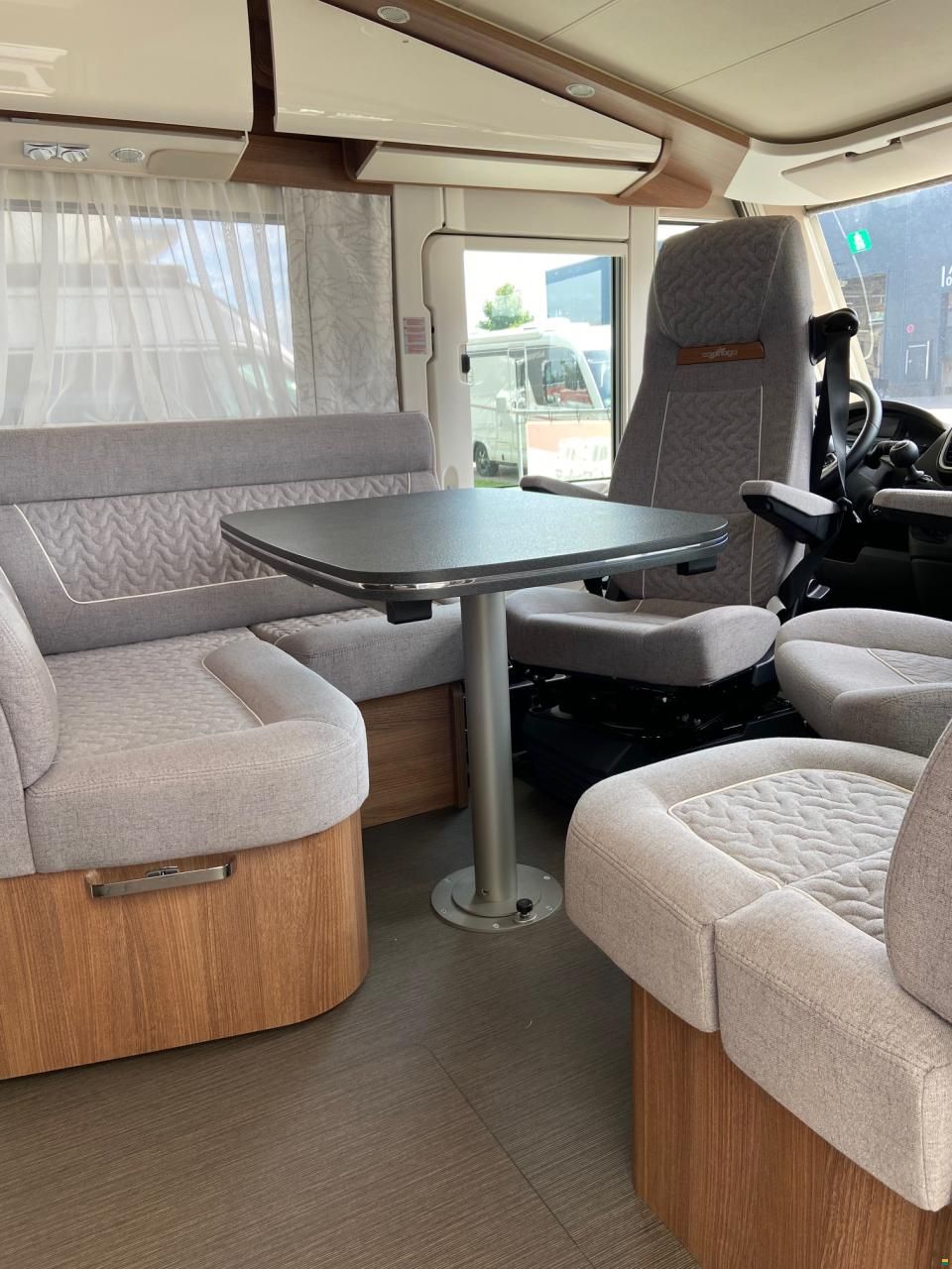 Carthago c-tourer I 145 RB LE superior