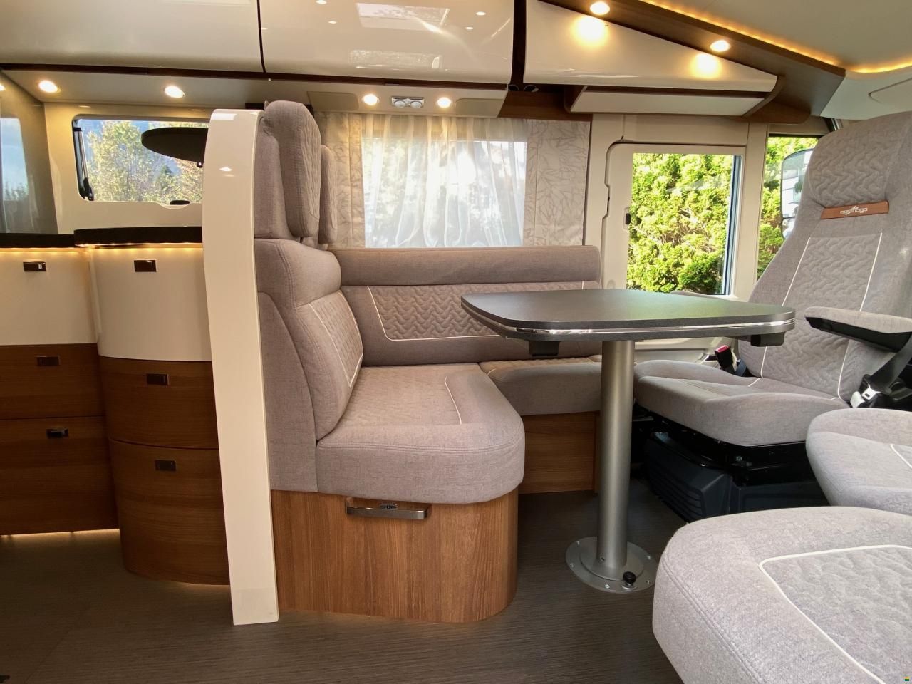 Carthago c-tourer I 145 RB LE superior