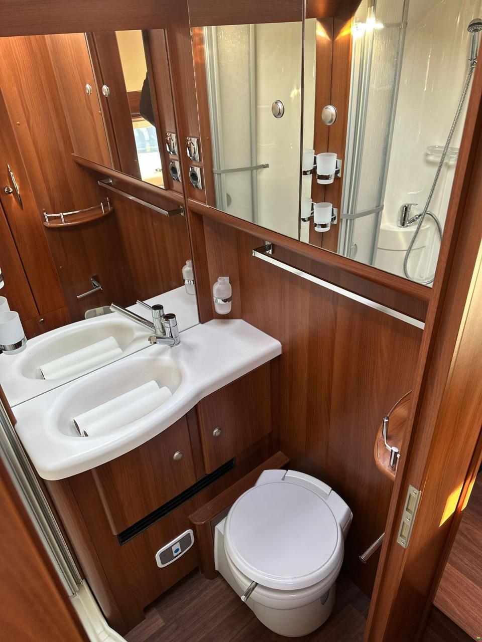 Carthago Chic E-Line I 51