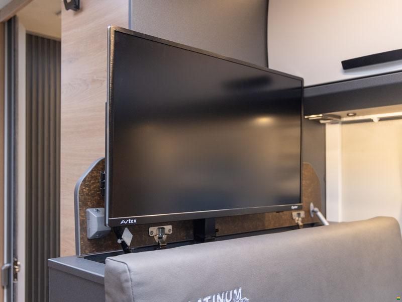 Knaus Live TI 650 MEG Platinum Selection