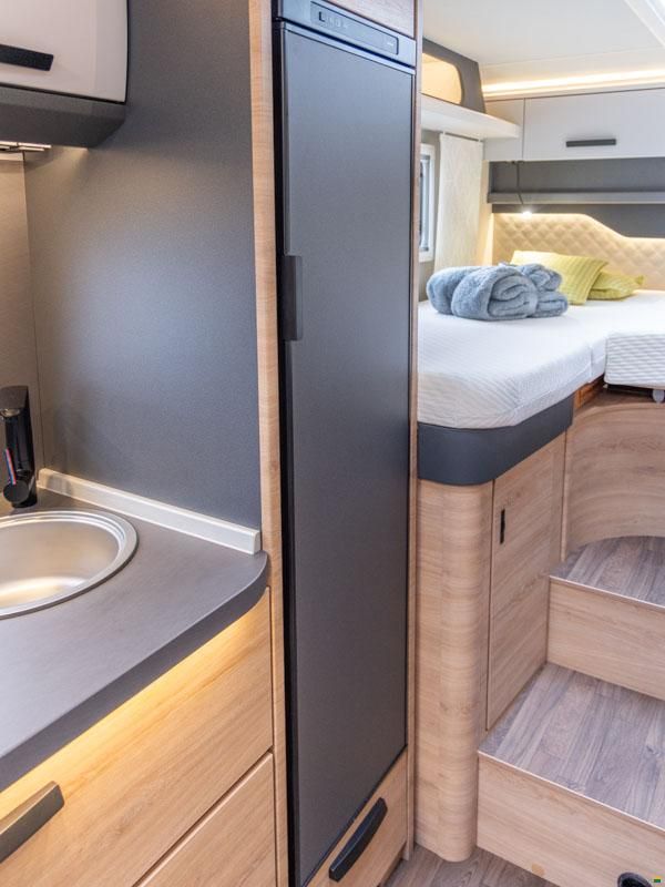 Knaus Live TI 650 MEG Platinum Selection