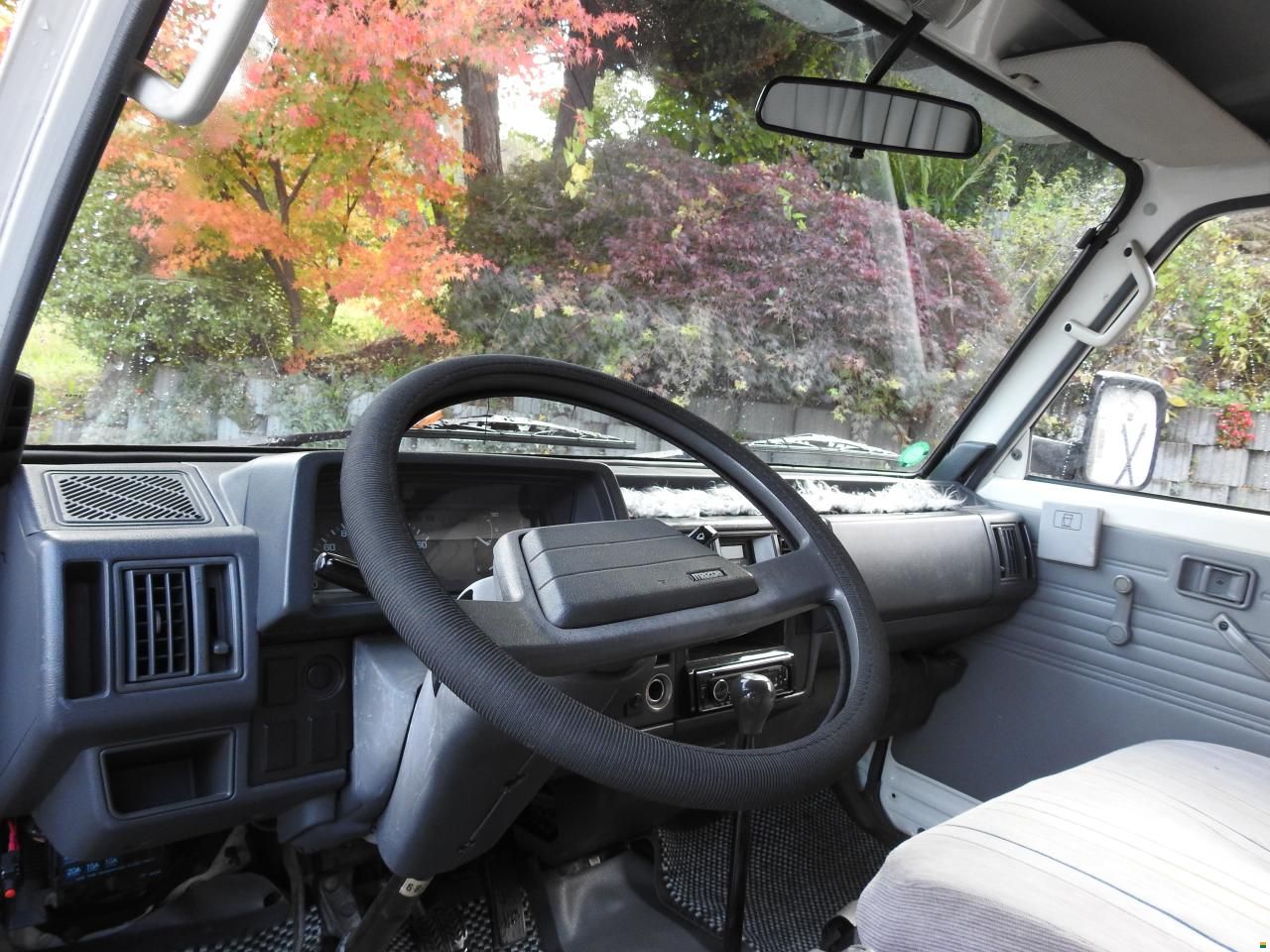 Mazda E 2000 I