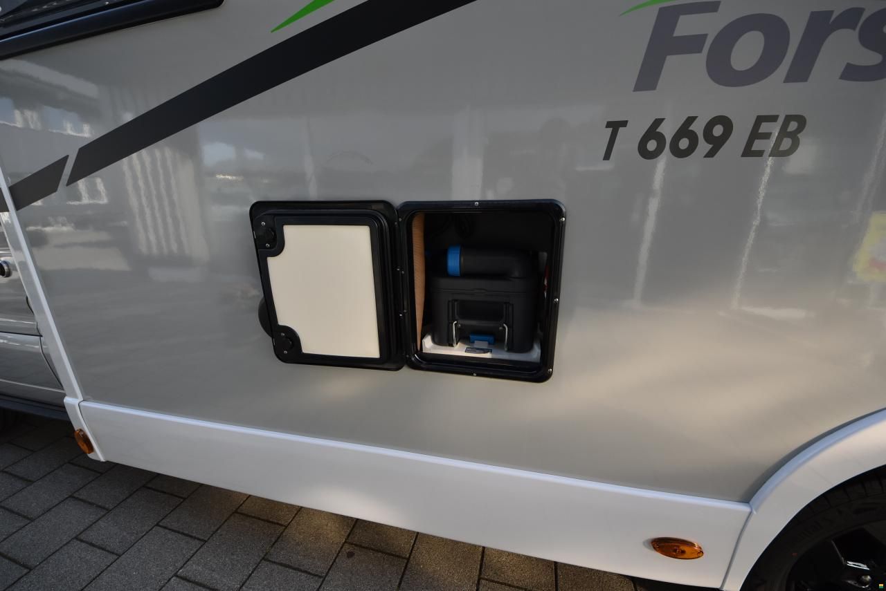 Forster-Reisemobile Coup&eacute; FT 669 EBN