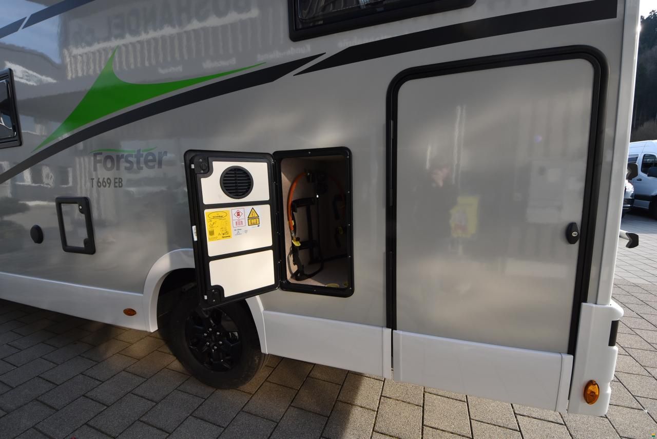 Forster-Reisemobile Coup&eacute; FT 669 EBN