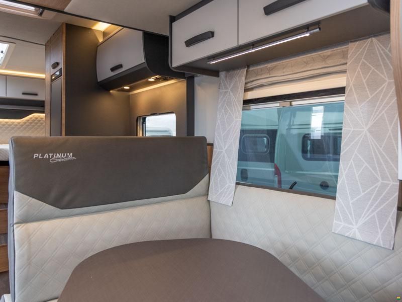 Knaus Live Wave 700 MEG Platinum Selection