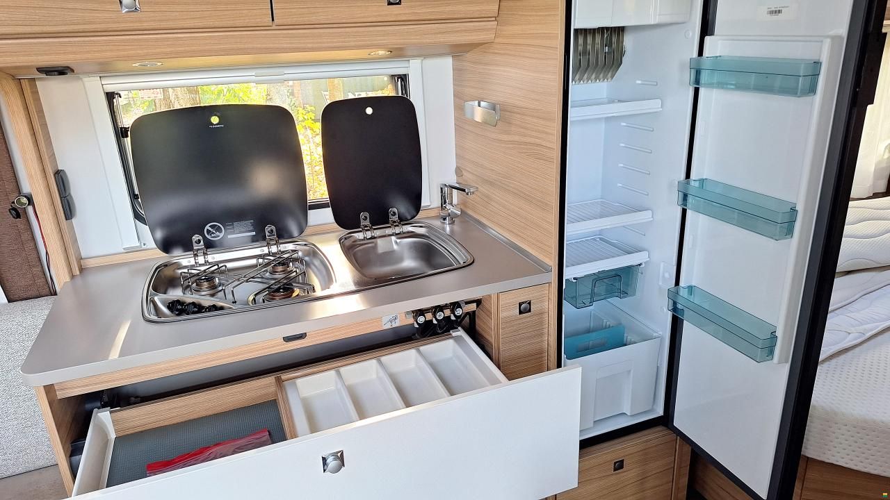 Dethleffs 3 EK (470 FR) Camper