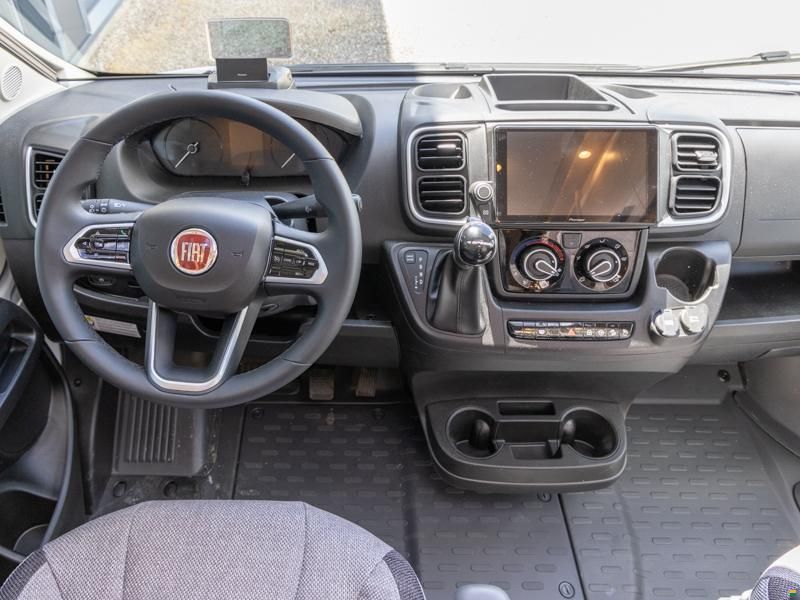 Knaus Sky TI 700 MEG Platinum Selection