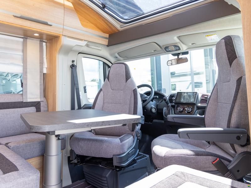 Knaus Sky TI 700 MEG Platinum Selection