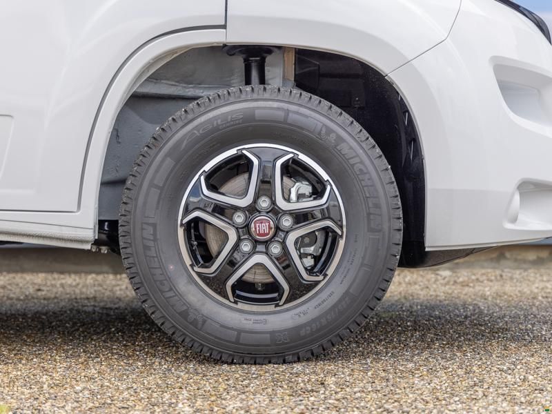 Knaus Sky TI 700 MEG Platinum Selection