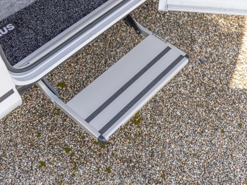 Knaus Sky TI 700 MEG Platinum Selection