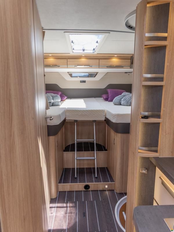 Knaus Sky TI 700 MEG Platinum Selection