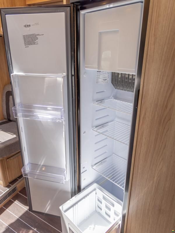 Knaus Sky TI 700 MEG Platinum Selection