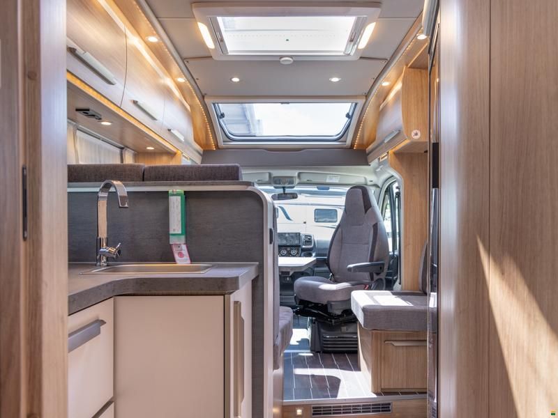 Knaus Sky TI 700 MEG Platinum Selection