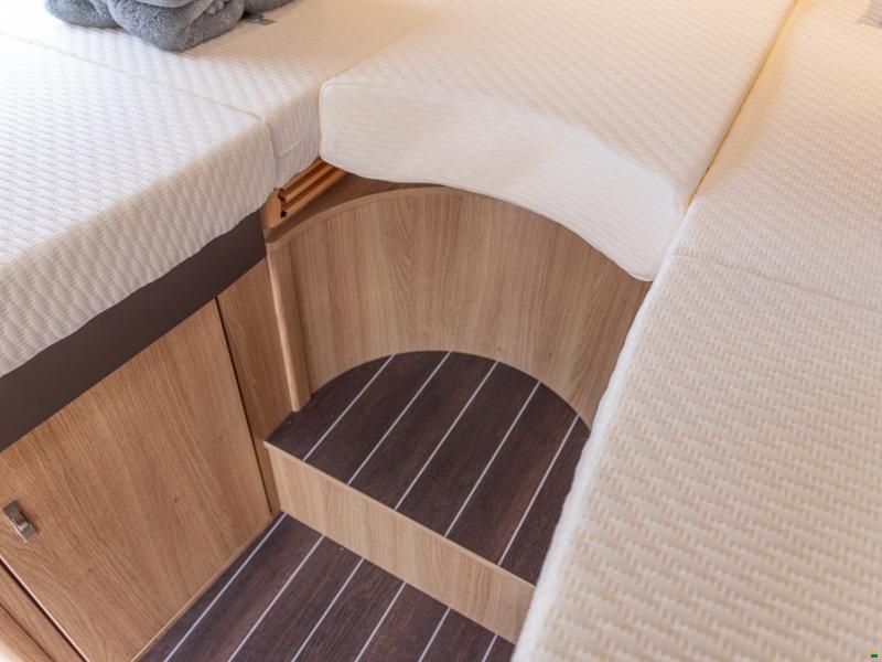 Knaus Sky TI 700 MEG Platinum Selection