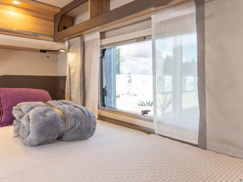 Knaus Sky TI 700 MEG Platinum Selection