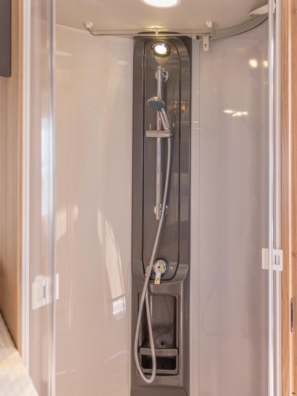 Knaus Sky TI 700 MEG Platinum Selection