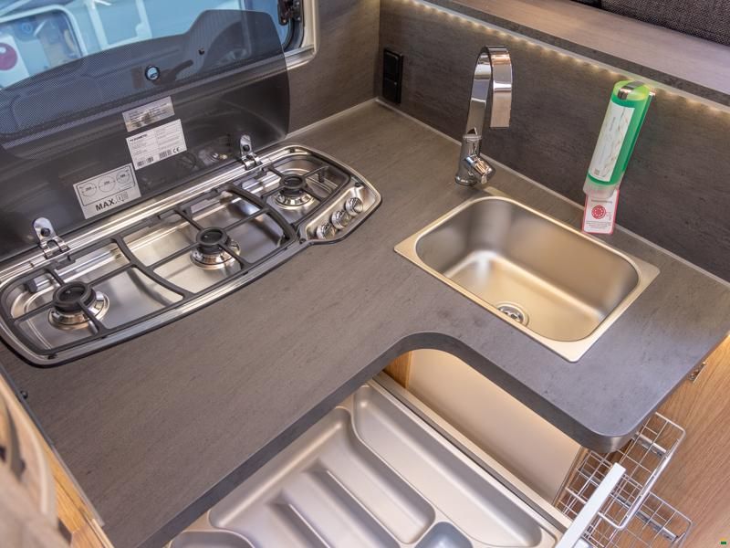 Knaus Sky TI 700 MEG Platinum Selection