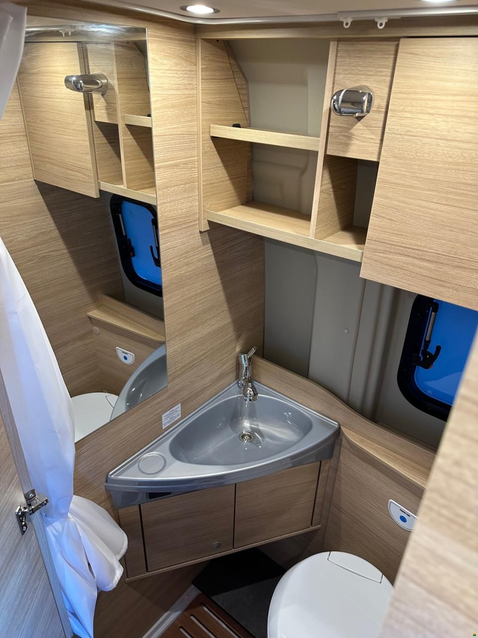 Roadcar R540 PLUS mit Aufstelldach