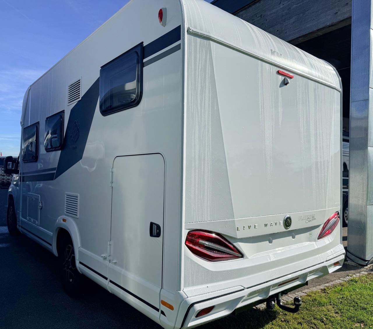 Knaus Live Wave 650 MG Platinum Selection