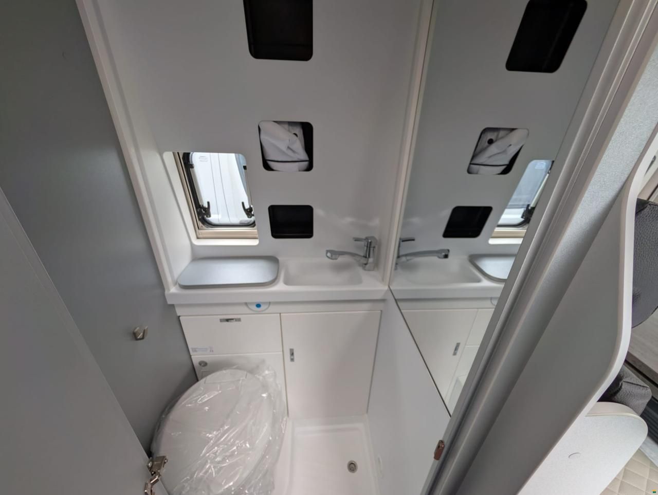 Weinsberg CaraBus GREY 630 ME Edition Fire