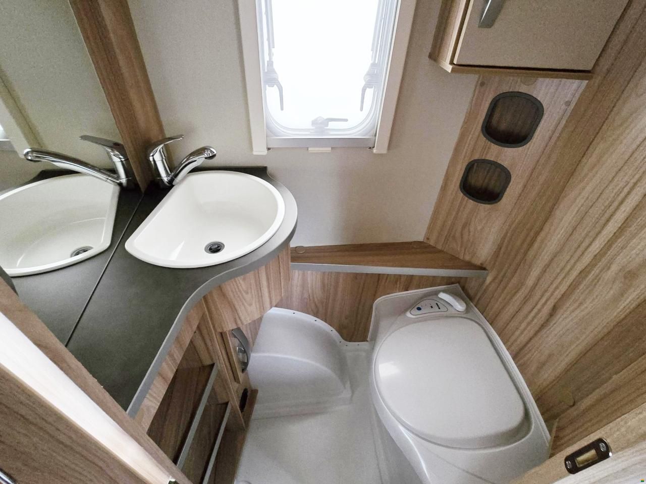 Hymer ERIBA-ENL 470 NOVA LIGHT