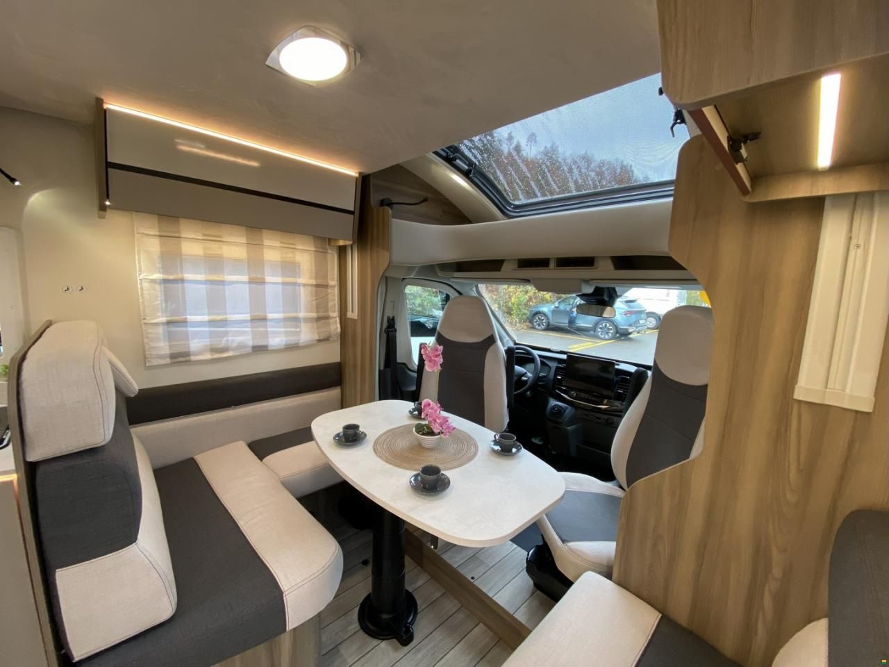 Roller Team Kronos 284 TL, Ford 2.0TDCi 165PS Autom.