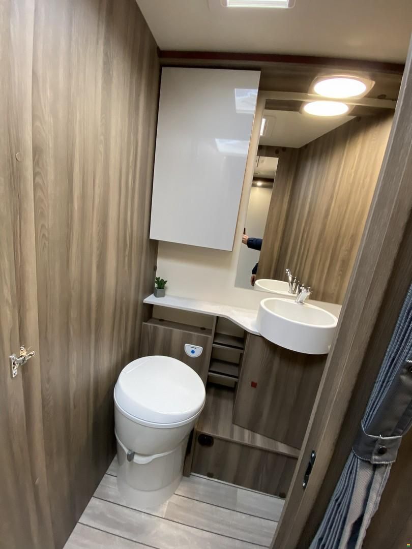 Roller Team Kronos 284 TL, Ford 2.0TDCi 165PS Autom.