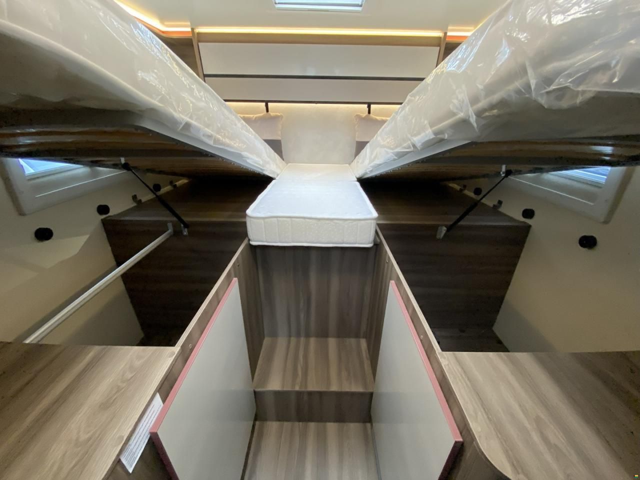 Roller Team Kronos 284 TL, Ford 2.0TDCi 165PS Autom.