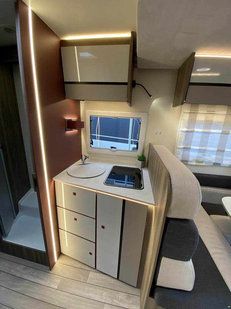 Roller Team Kronos 284 TL, Ford 2.0TDCi 165PS Autom.